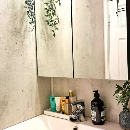 Comfortable Apartment, Excellent Location Μπέργκεν